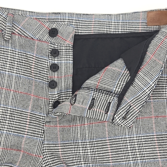 Asos Plaid Houndstooth Flat Front Shorts Womens Size 36 Black, White, Blue & Red - Picture 4 of 13